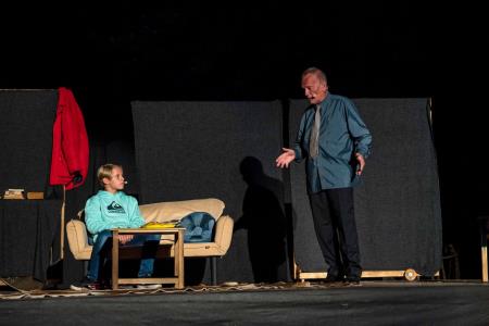 Premiera gledališke igre Sin slovenskega naroda  1